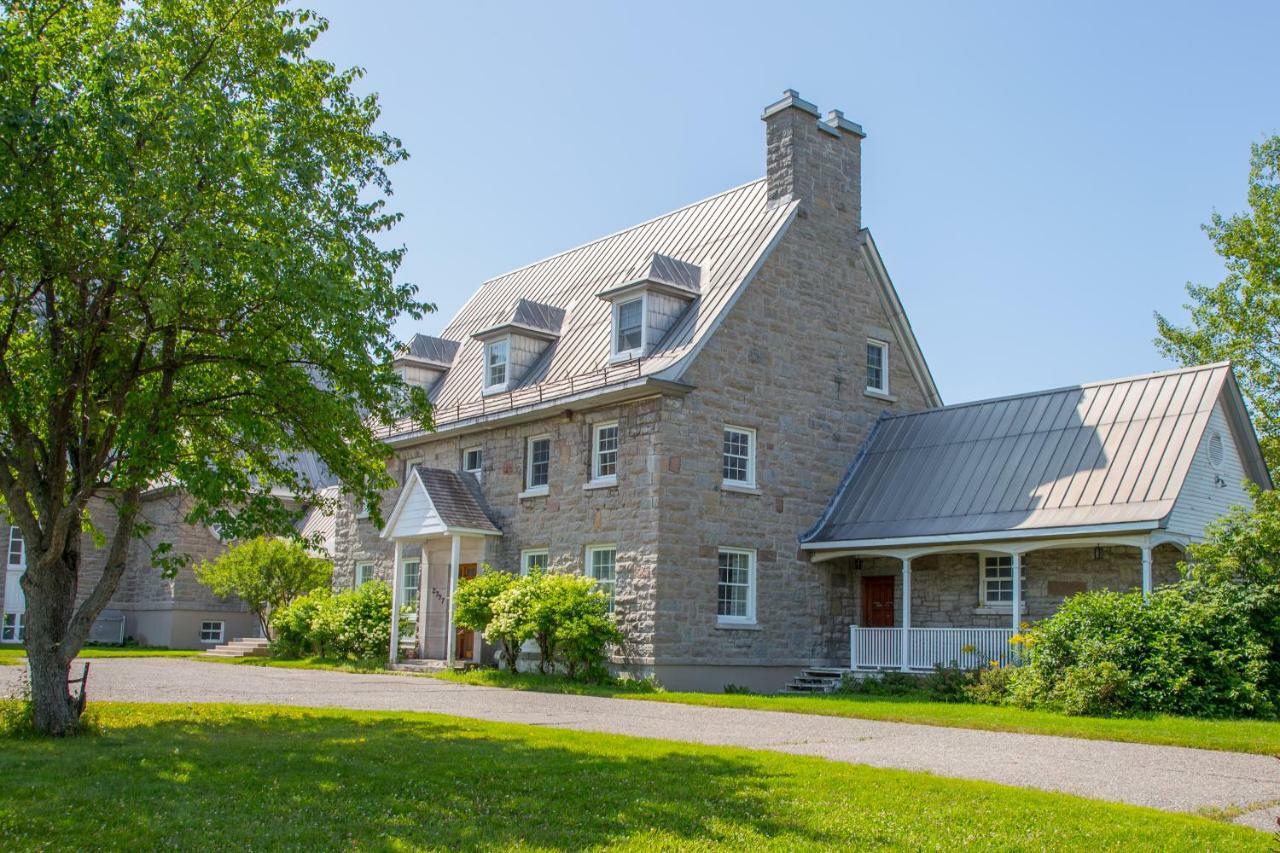 Auberge Quebec Issime Saguenay Exterior photo